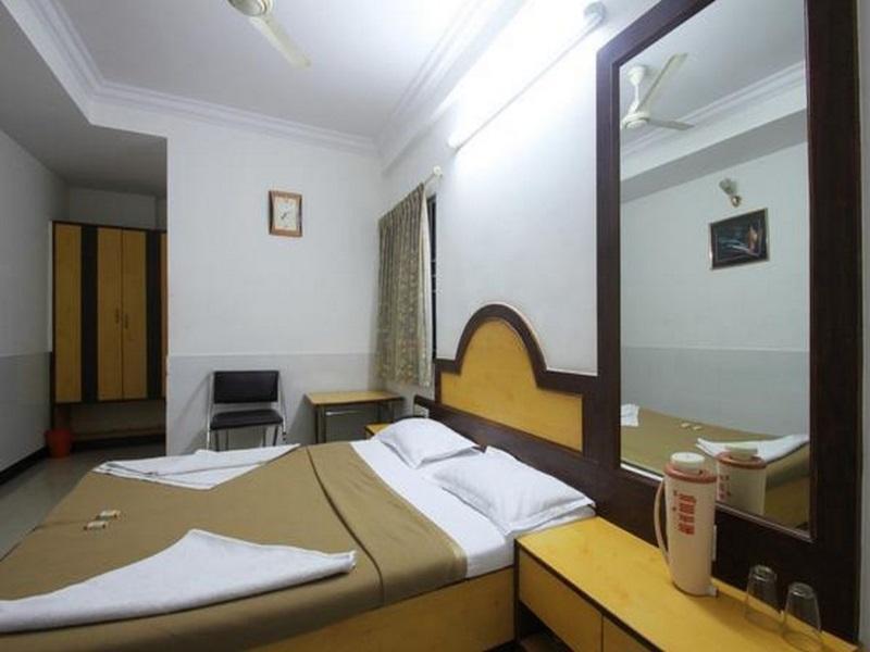 Oyo Hotel Ganga Sagar Near Sri Someshwara Swami Temple Бангалор Екстериор снимка