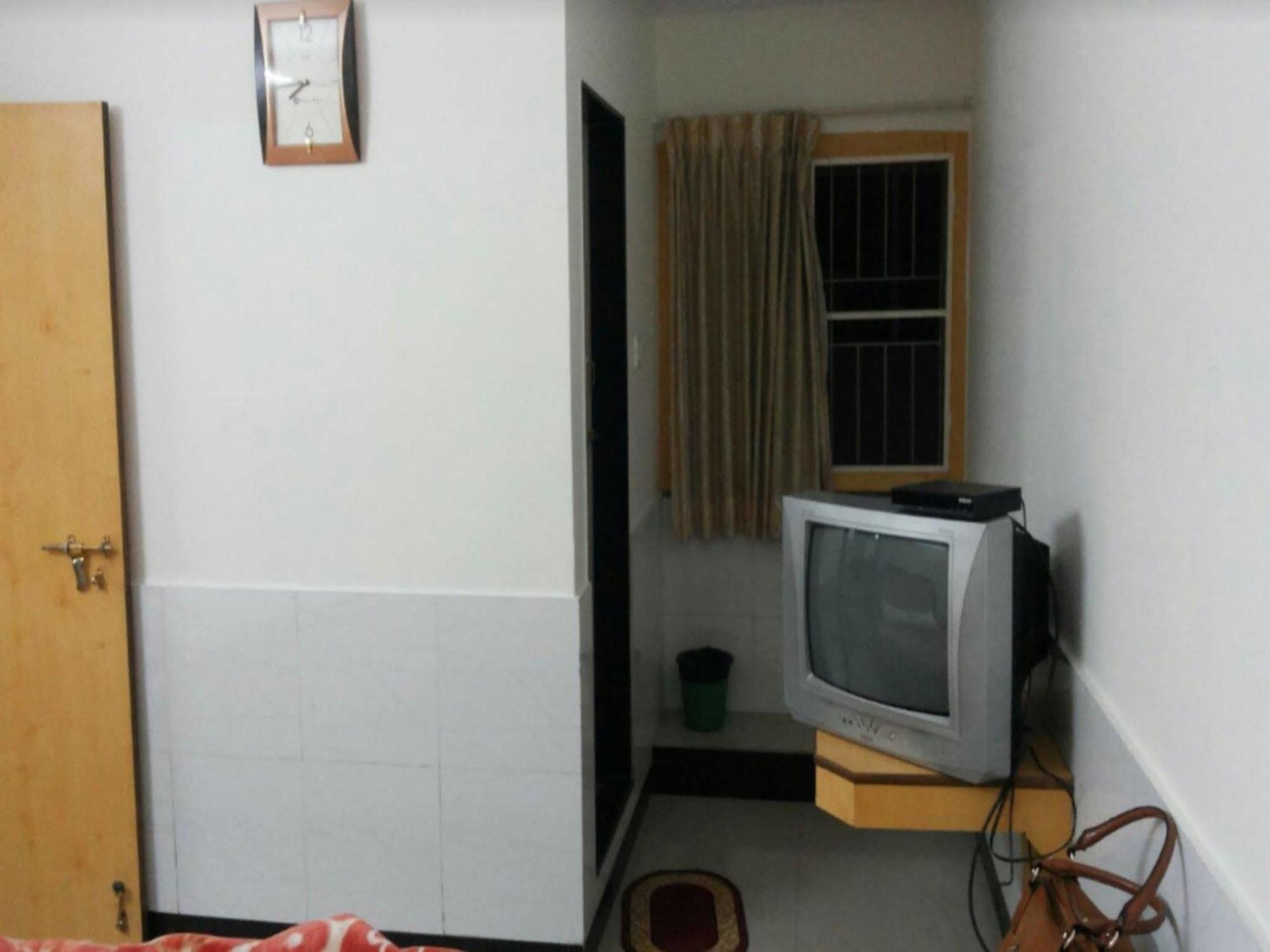 Oyo Hotel Ganga Sagar Near Sri Someshwara Swami Temple Бангалор Екстериор снимка