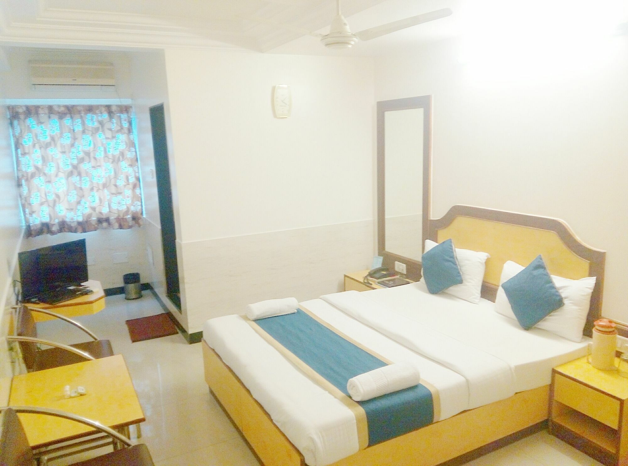 Oyo Hotel Ganga Sagar Near Sri Someshwara Swami Temple Бангалор Екстериор снимка